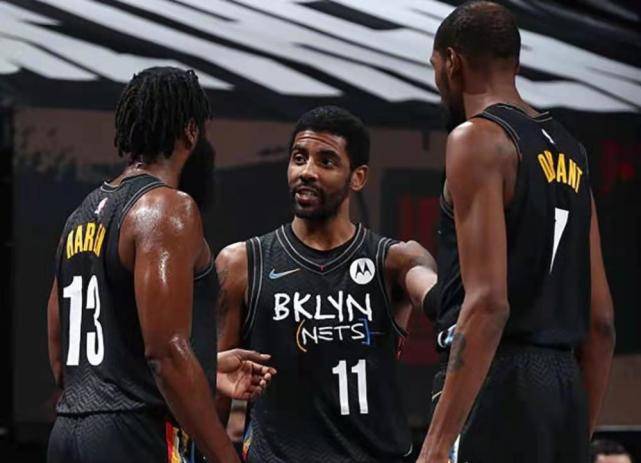 膝前顶明显 膝前顶明显